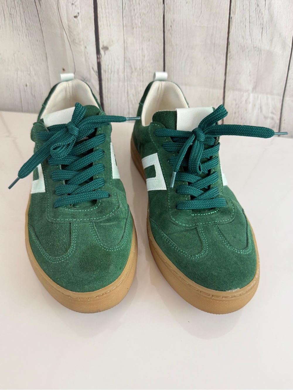 Cruza Green Suede Lace-Up Sneakers with Gum Sole and White Accent Size 40